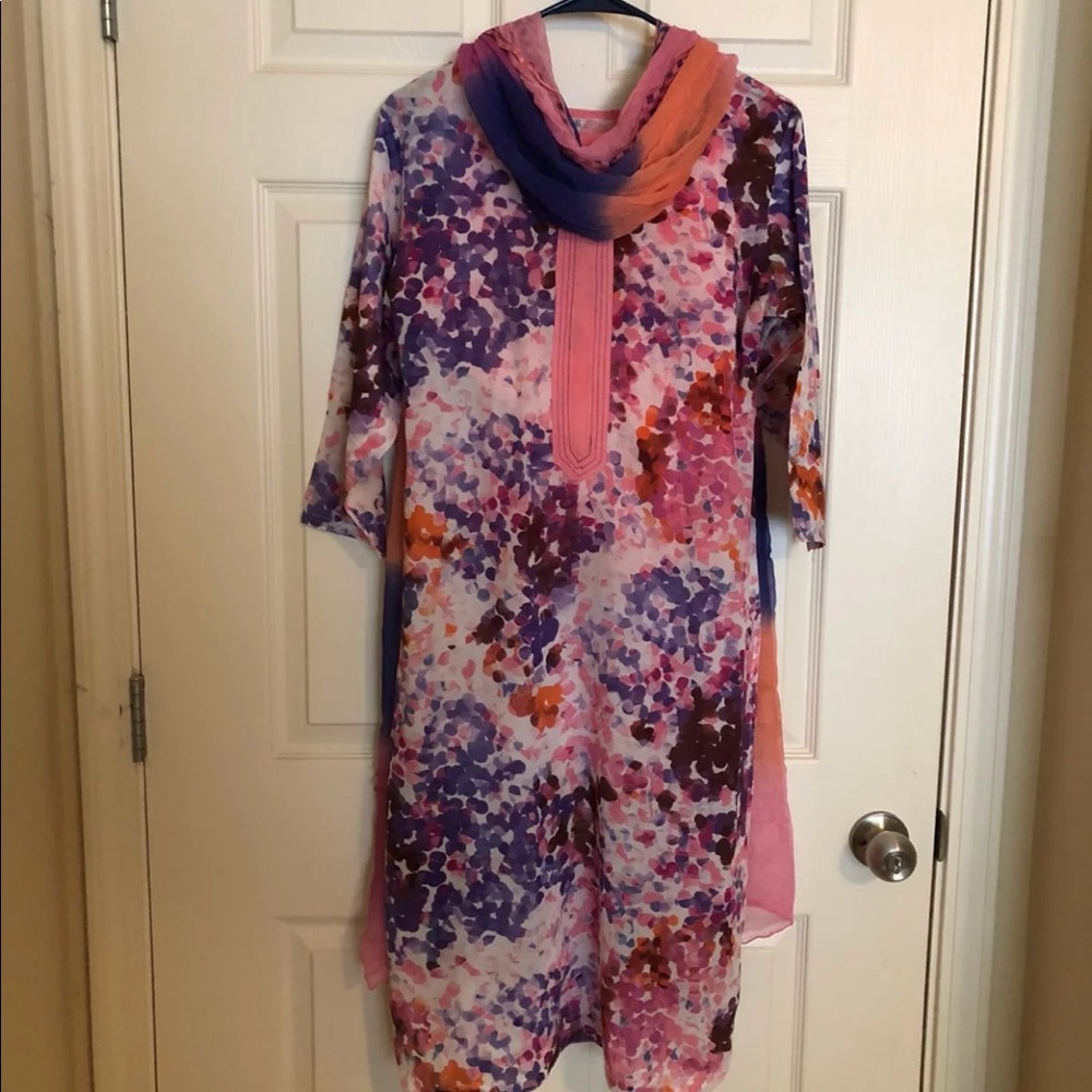 Bundle 4 Dresses - image 3